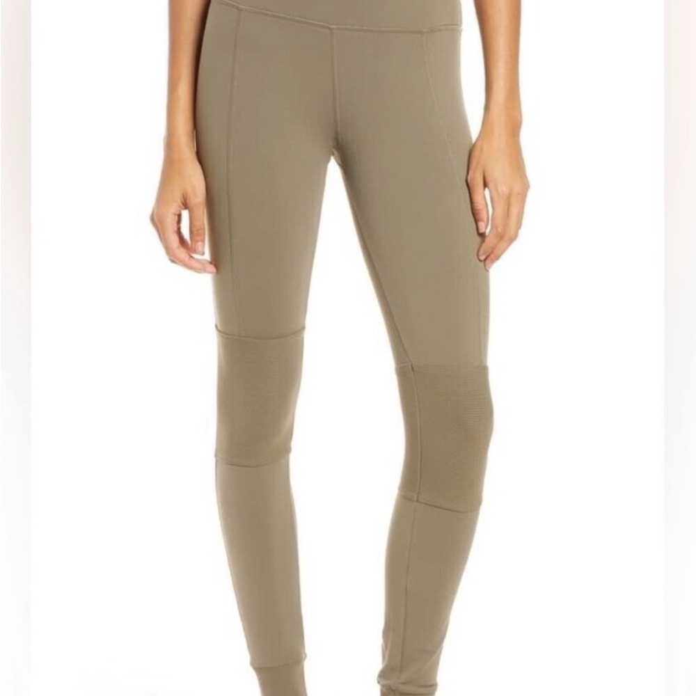 ALO Yoga High-Waist Avenue Legging in Olive Branch